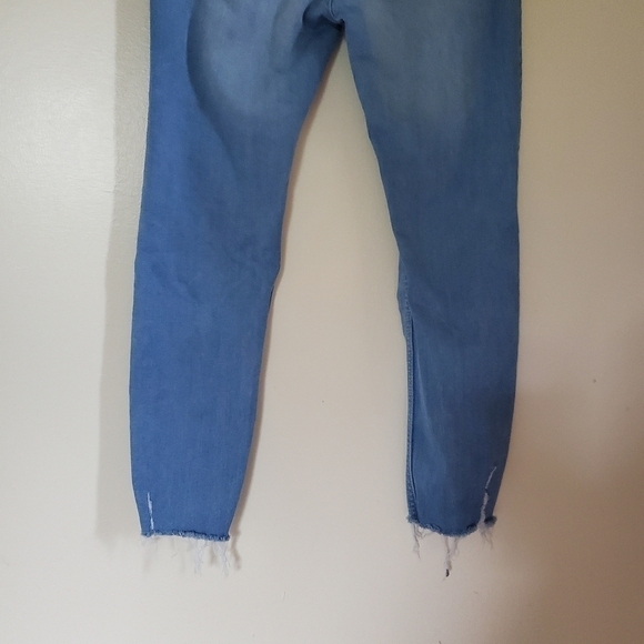 Free People - Shark Bite Raw-Hem Ripped Crop Skinny Jeans in Blue Size 28 - Picture 11 of 12